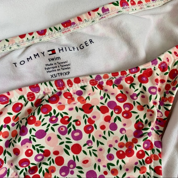 🌼🌸👙 Floral Pattern String Bikini 👙 🌸🌼 - Picture 3 of 6